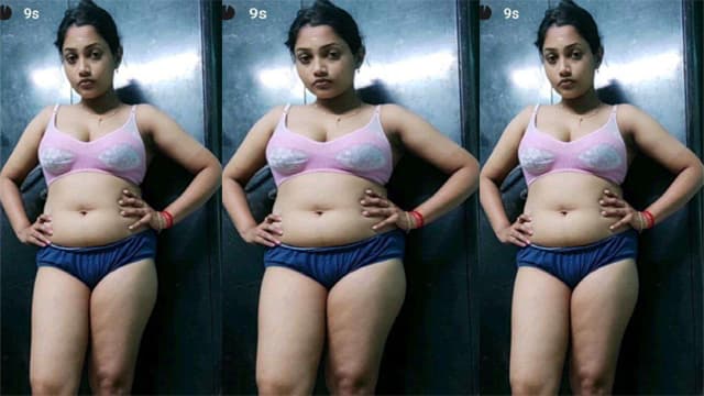 Cheater Tamil Wife Showing & Fucking Video Watch